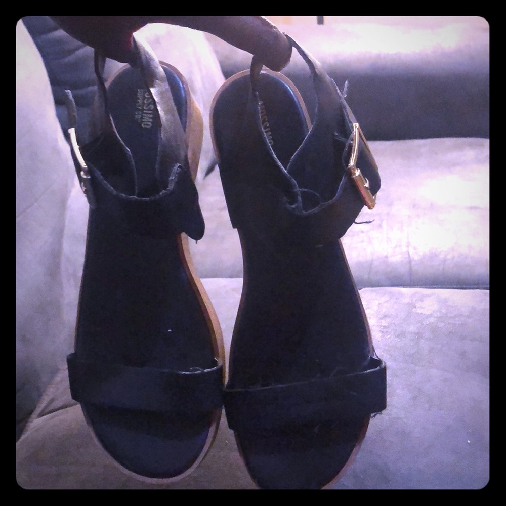 MOSSIMO BLACK LEATHER PLATFORM SANDALS🖤
